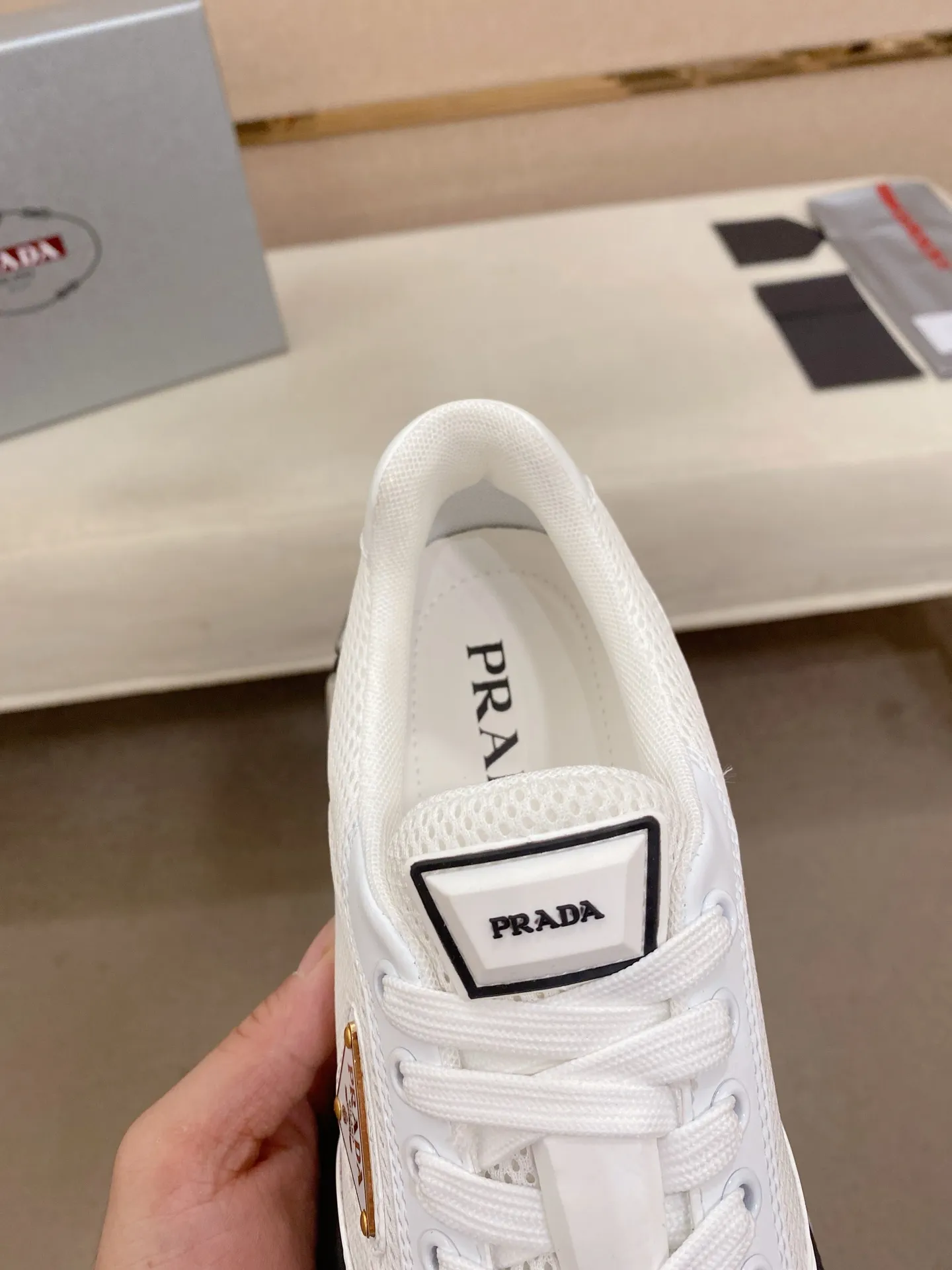 Factory price 660💰 ✔️✔️✔️High version High-quality new PRADA (Prada) counters are on the market at the same time, new men's shoes, 😘fabrics imported first-layer cowhide and mesh fabrics, purely handmade. Lining: Full cowhide lining. 👍🏿 High-end ☄️ air-cushion molded anti-slip rubber outsole, exquisite lines, simple and elegant, comfortable and high-end for leisure travel. Code number: 38 to 45